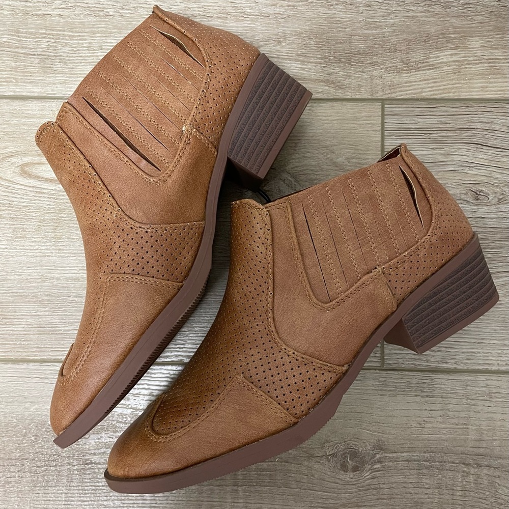 Low Cut Ankle Boots - Brown